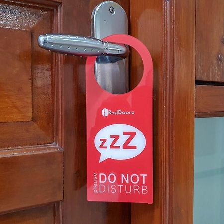 Reddoorz Syariah Near Solo Paragon Mall 2 Bonorejo Kültér fotó