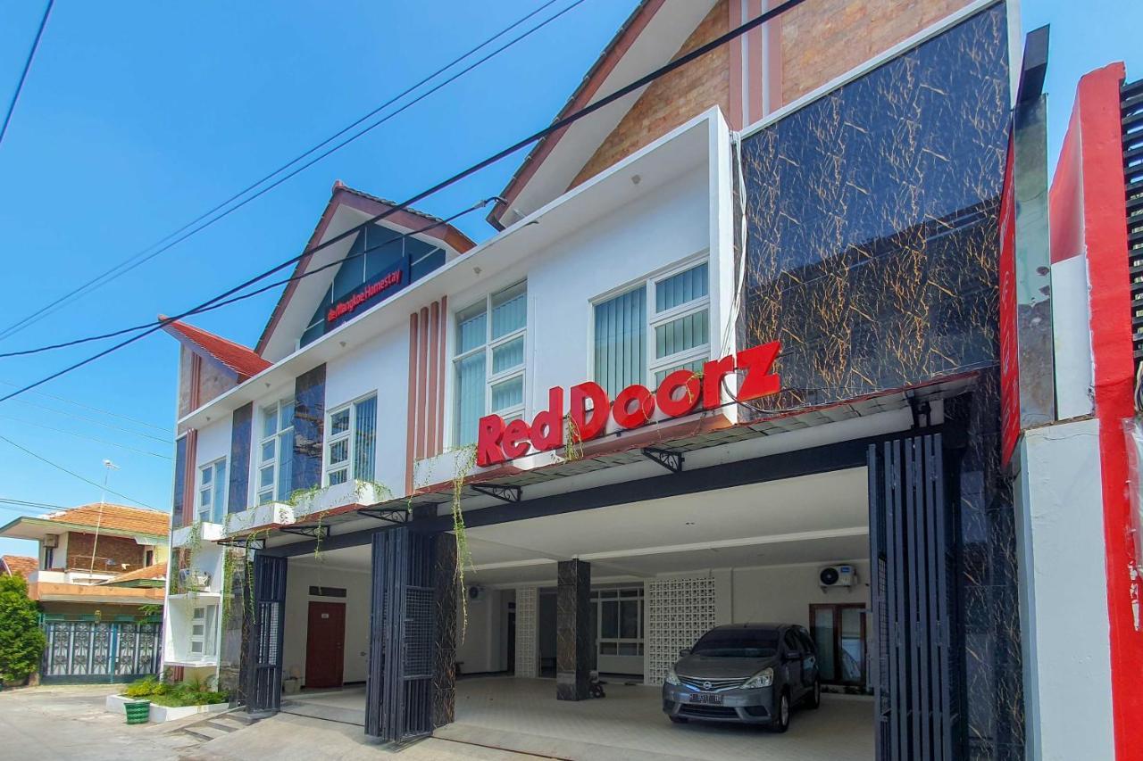 Reddoorz Syariah Near Solo Paragon Mall 2 Bonorejo Kültér fotó