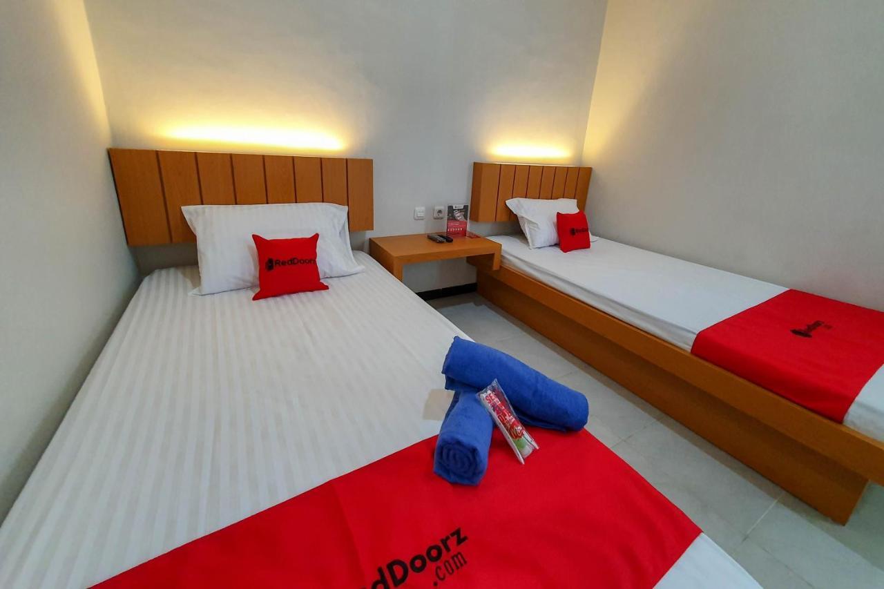 Reddoorz Syariah Near Solo Paragon Mall 2 Bonorejo Kültér fotó