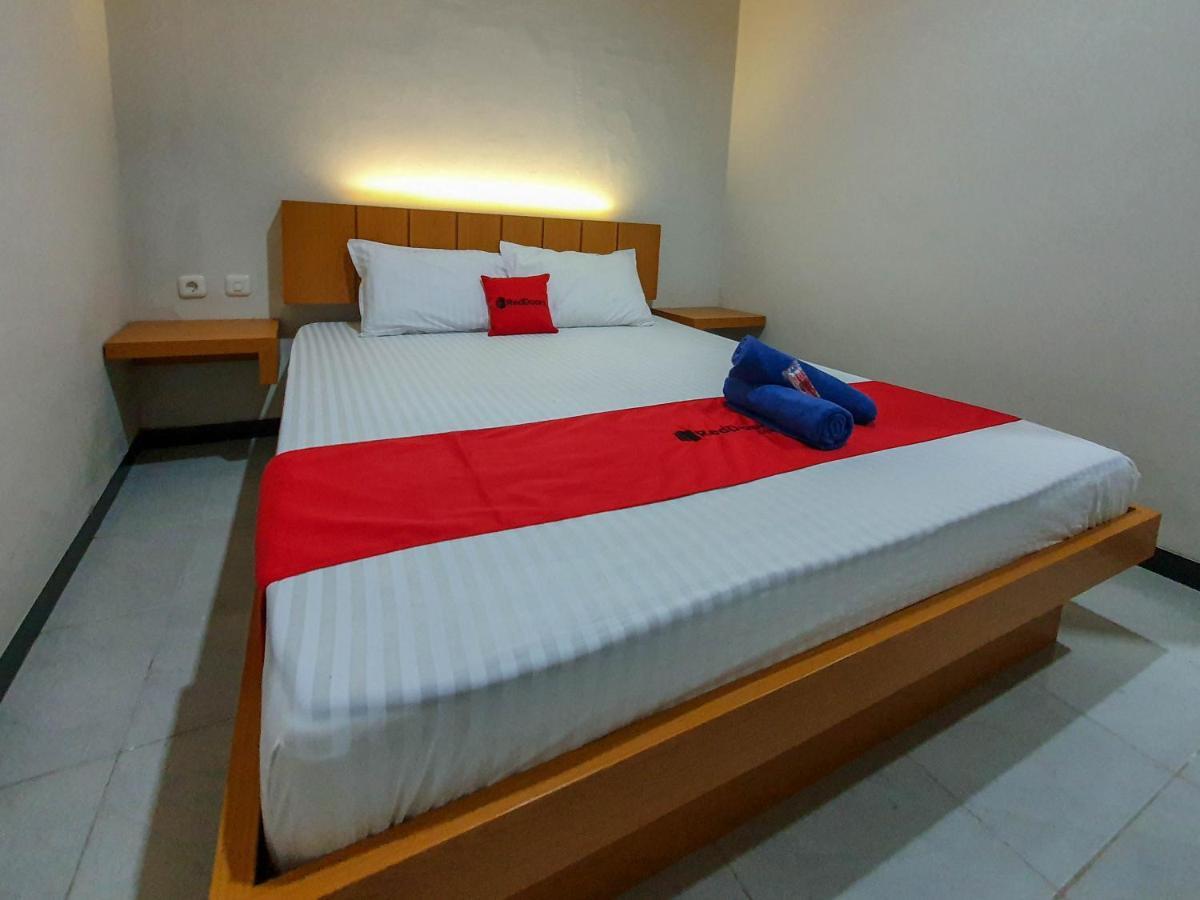 Reddoorz Syariah Near Solo Paragon Mall 2 Bonorejo Kültér fotó