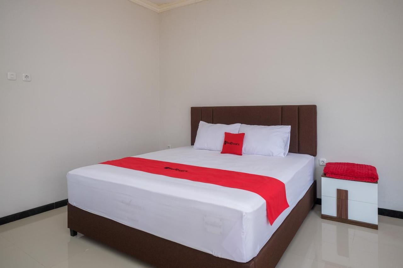 Reddoorz Syariah Near Solo Paragon Mall 2 Bonorejo Kültér fotó