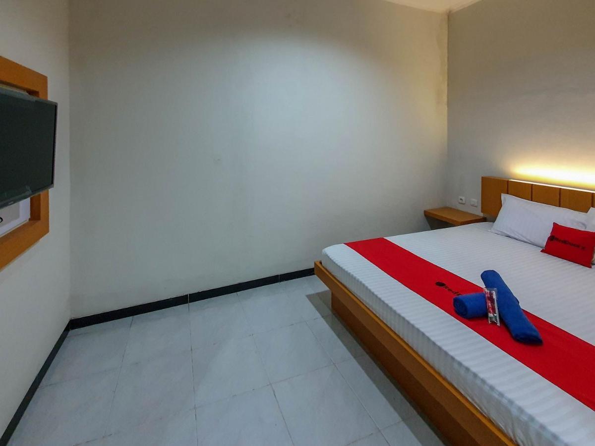 Reddoorz Syariah Near Solo Paragon Mall 2 Bonorejo Kültér fotó