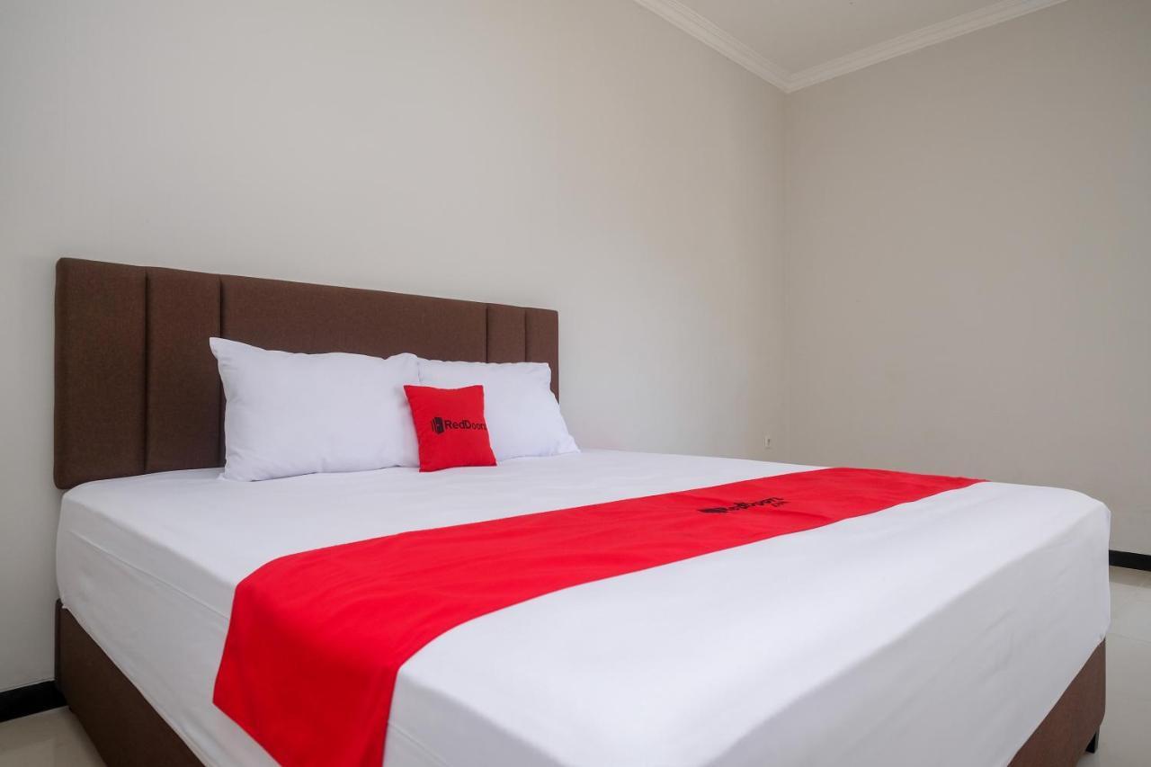 Reddoorz Syariah Near Solo Paragon Mall 2 Bonorejo Kültér fotó